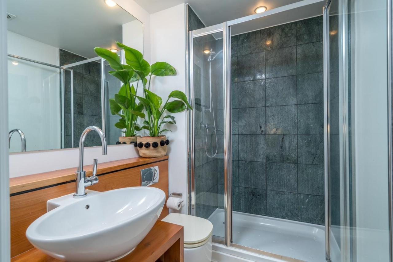 2 Bedroom Apartment With Park Views Shoreditch Londres Exterior foto